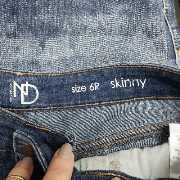 3776 Size 6p Upcycled New Directions Skinny Ruffel Leg Jeans. - Picture 5 of 6